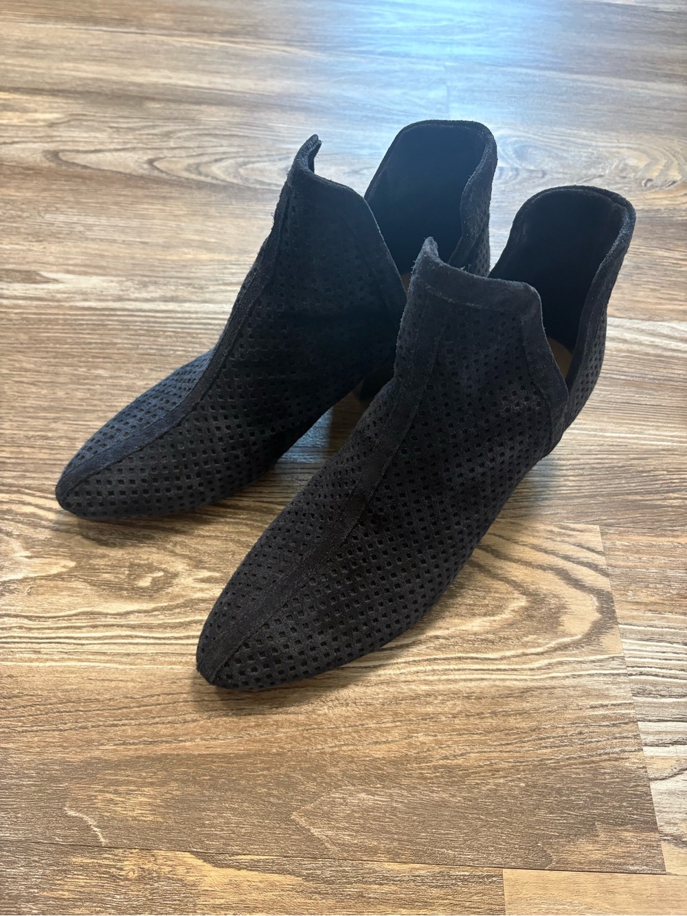 Splendid Harvard Perforated Suede Ankle Boot Navy 9.5”